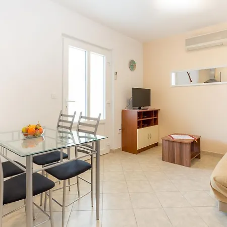 Racic Apartment *